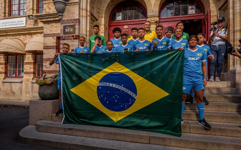 Jovens brasileiros disputam vaga para torneio mundial de futebol com apoio da SKF