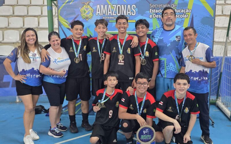Escola de Manaus vence torneio de vôlei e avança para os Jogos Estudantis.