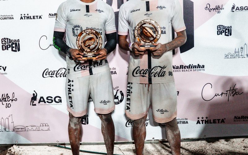 Eles têm o molho! Índio e Felipe são bicampeões do Estação Open Curitiba e consagram a Bahia no topo do futevôlei nacional