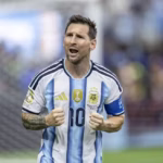 Messi alcança feito histórico como artilheiro máximo das Copas e leva Argentina à próxima fase