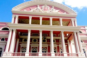 Liverpool destaca Teatro Amazonas em campanha e revive laços históricos com Manaus; saiba mais